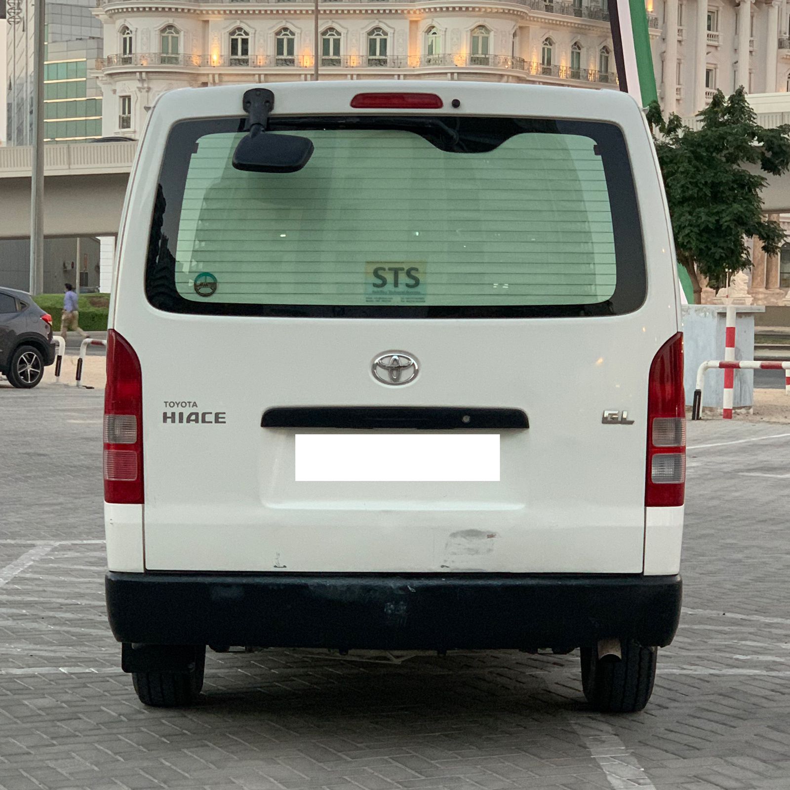 7 ton pickup for rent in dubai